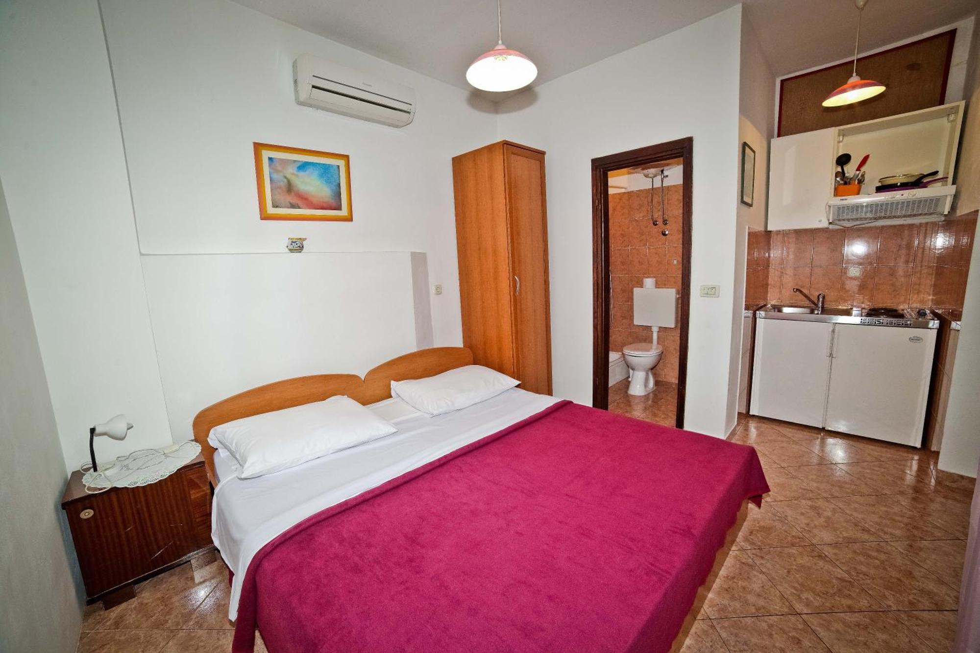 Guest House Maja Split Exterior photo